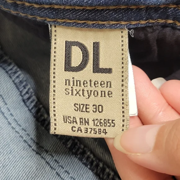 DL1961 Jennifer High Rise Bootcut Jeans in Madison Sz 30 EUC - Picture 10 of 11